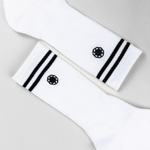 Load image into Gallery viewer, Gliss - Women's Vintage Half Calf Socks